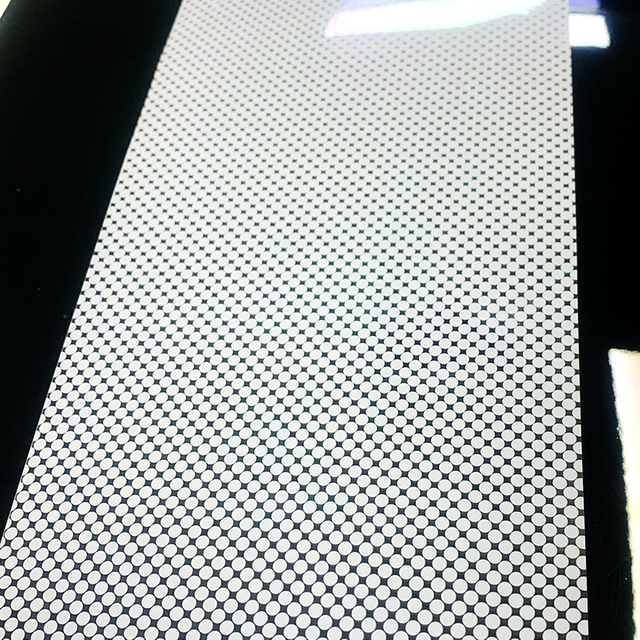 Pel&iacute;cula decorativa arquitect&oacute;nica para ventanas con degradado unidireccional